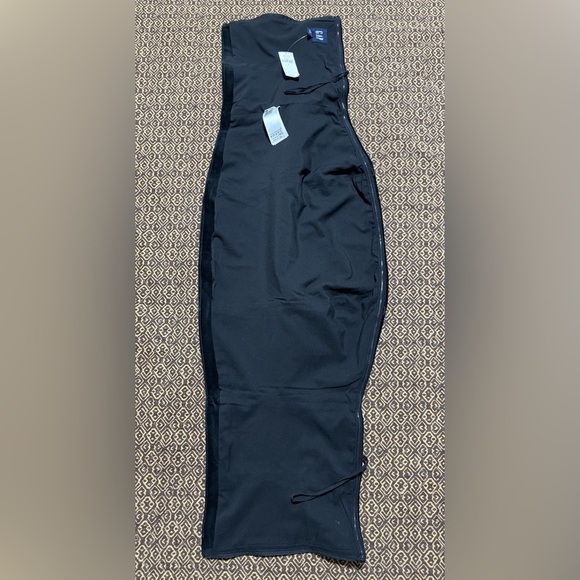 Gap Size L Black Velvet Crop Tube Top - Picture 6 of 12